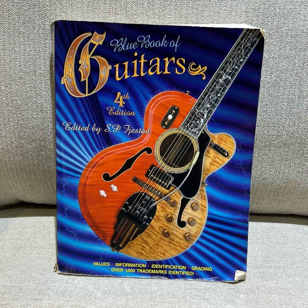 Blue Book of Guitars Values 4th Edition